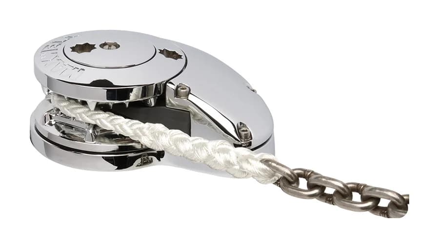 Maxwell RC10 windlass with rope and chain